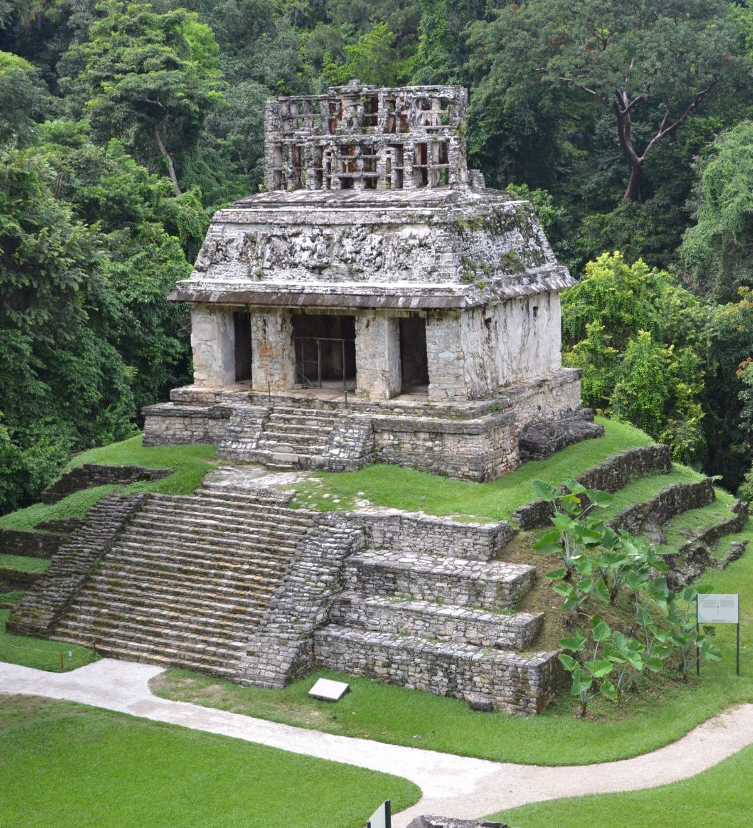 Rondreis Mexico, Palenque, maya tempel van veraf