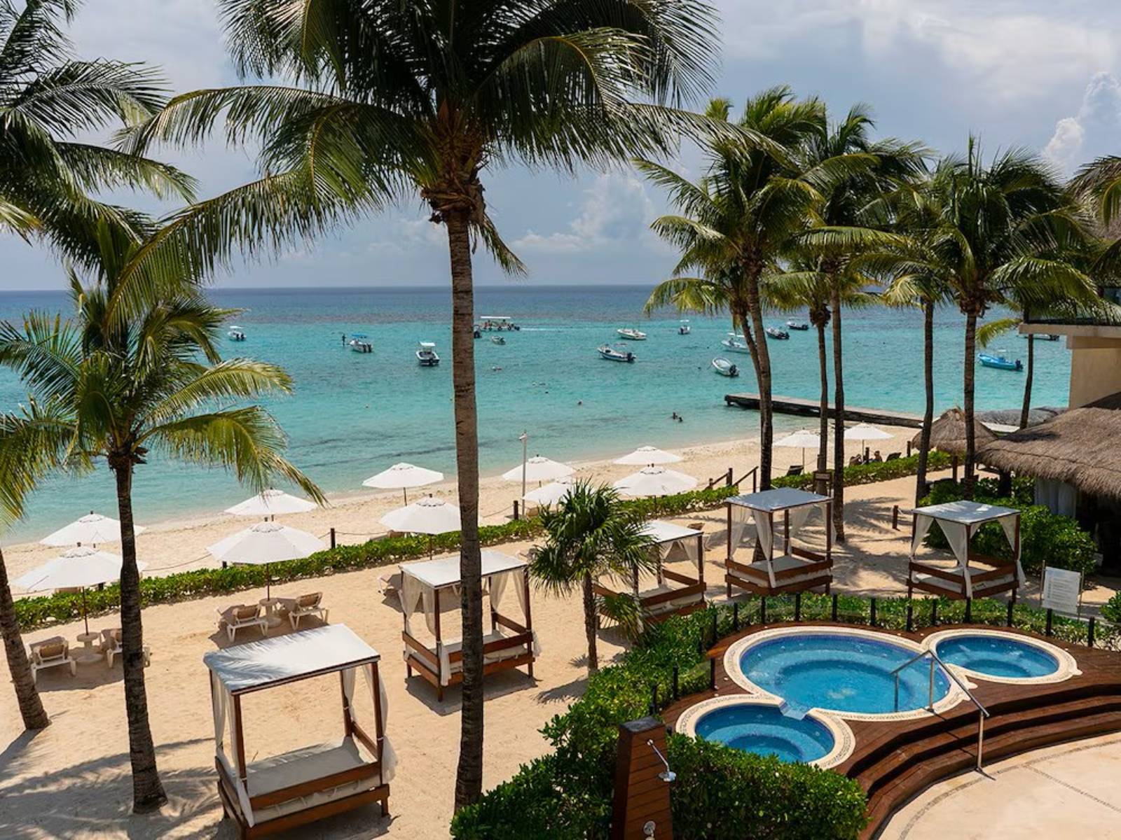 Rondreis Mexico, Playa del Carmen, Reef Coco Beach, strand en zwembaden vanuit de lucht