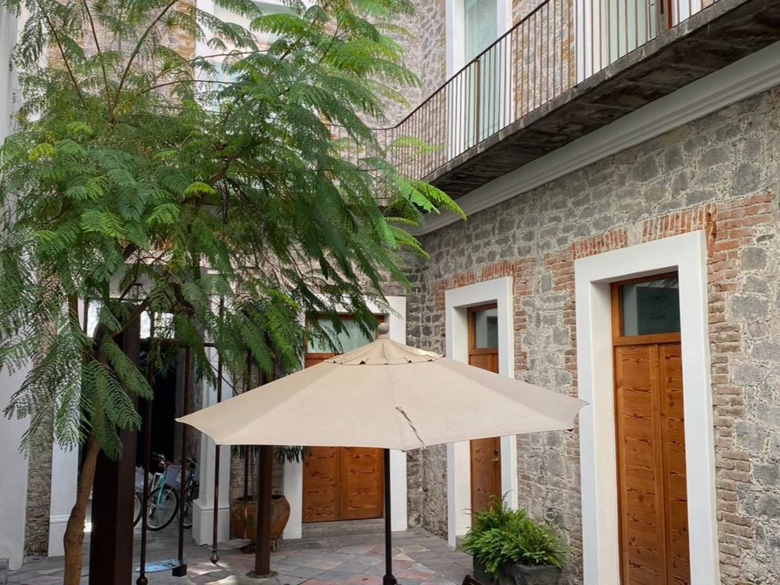 Rondreis Mexico, Puebla, Casareyna, buitenzijde