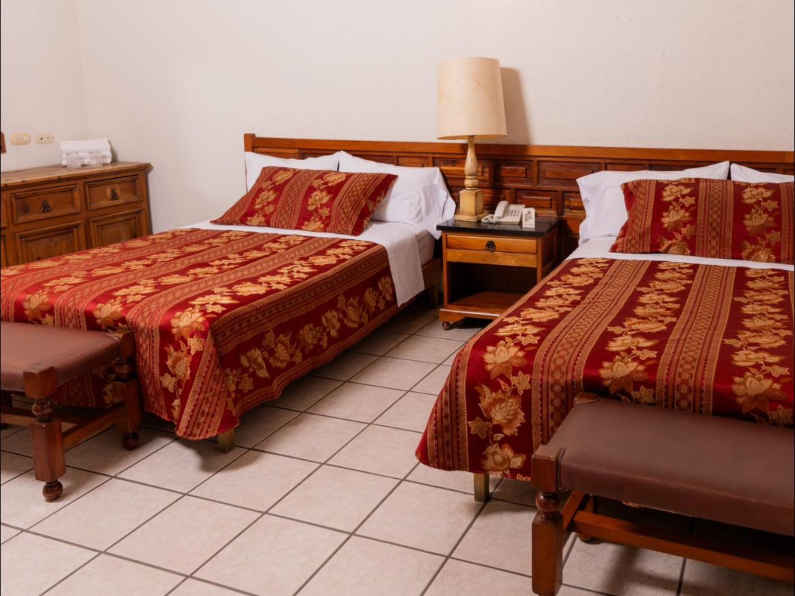 Rondreis Mexico, Puebla, Colonial Puebla, kamer bedden
