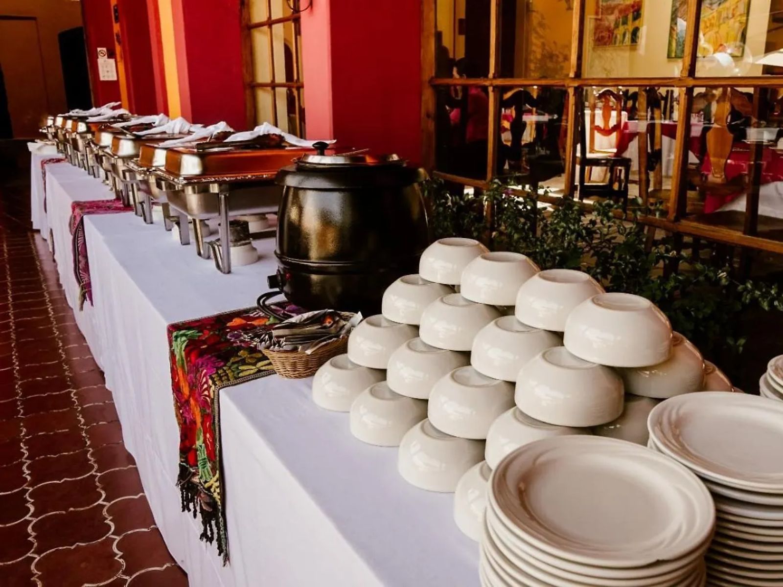 Rondreis Mexico, San Cristobal, Diego de Mazariegos, buffet