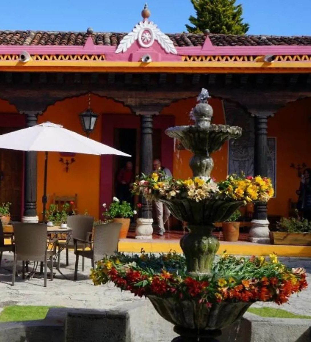 Rondreis Mexico, San Cristobal, Diego de Mazariegos, buitenzijde