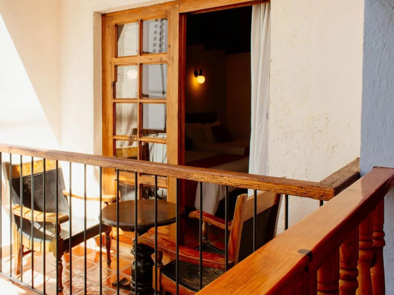 Rondreis Mexico, San Cristobal, Diego de Mazariegos, kamer balkon