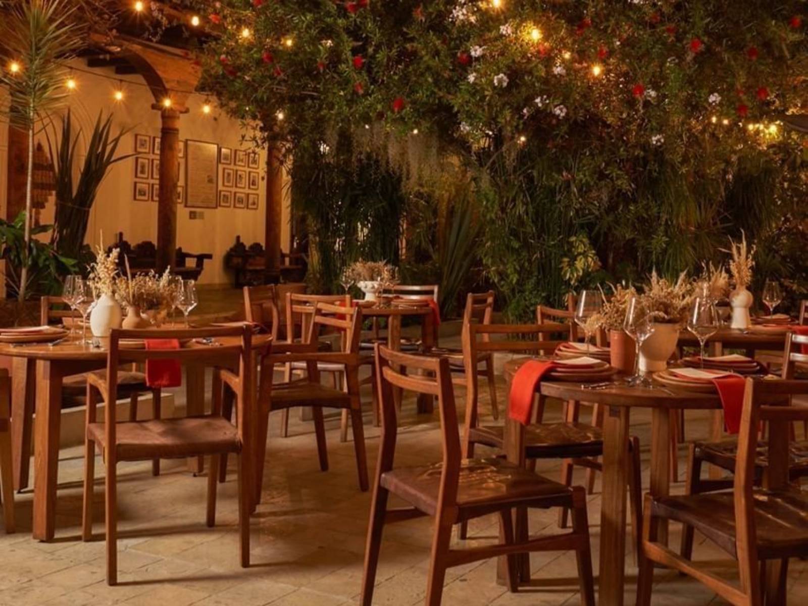 Rondreis Mexico, San Cristobal, Sombra del Agua, restaurant lampjes