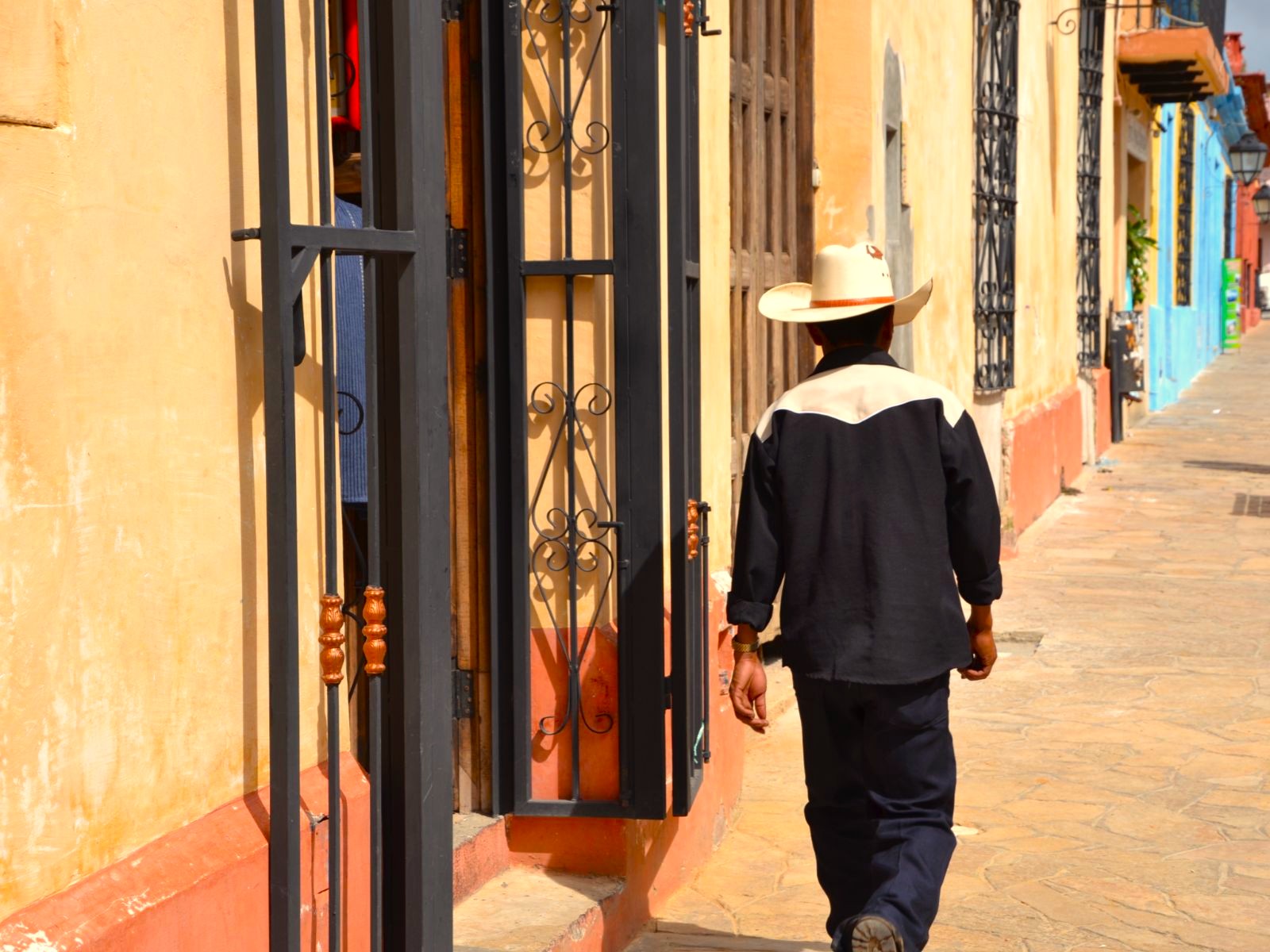 Rondreis Mexico, San Cristóbal de las Casas, local op straat