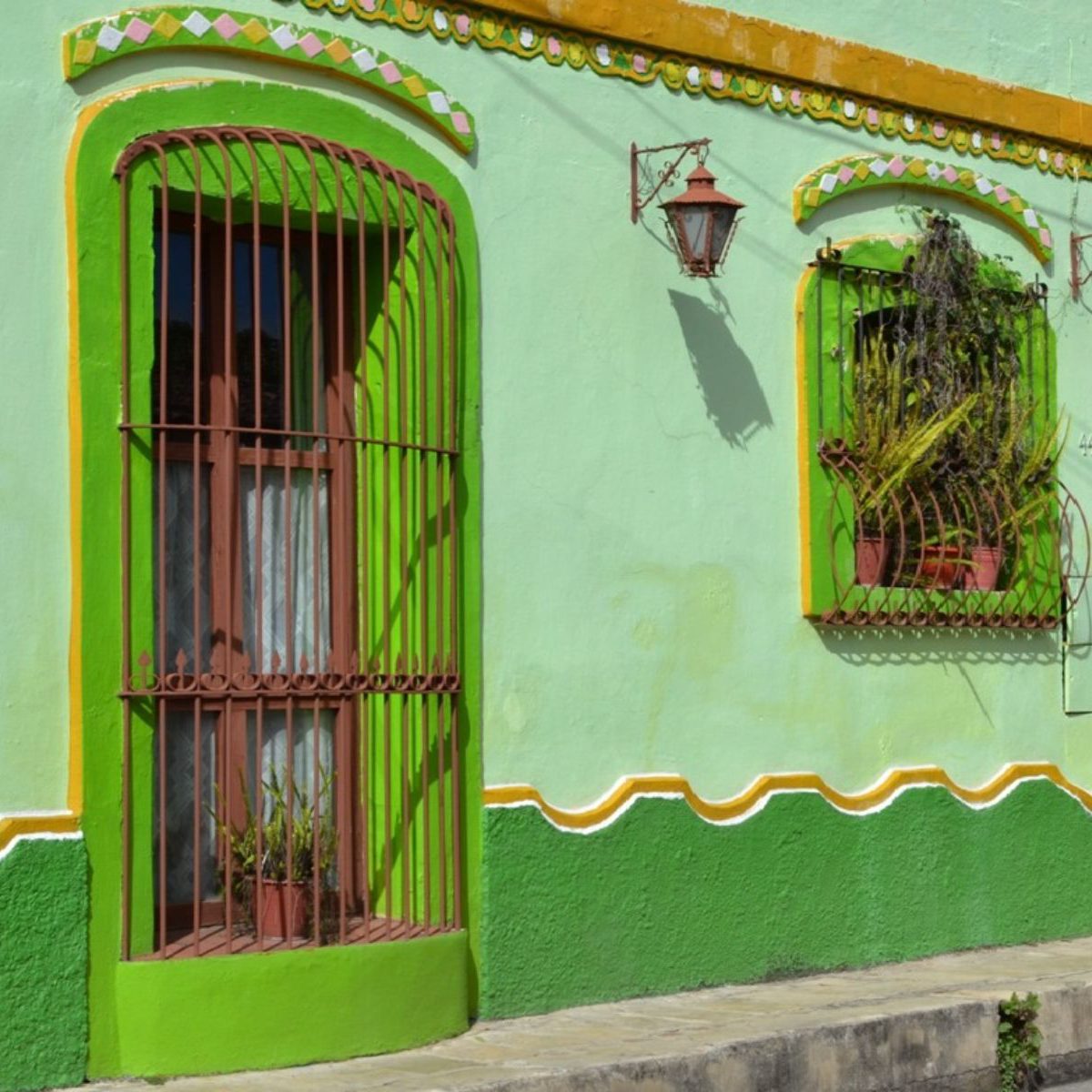 Rondreis-Mexico-San-Cristobal-groen-gebouw