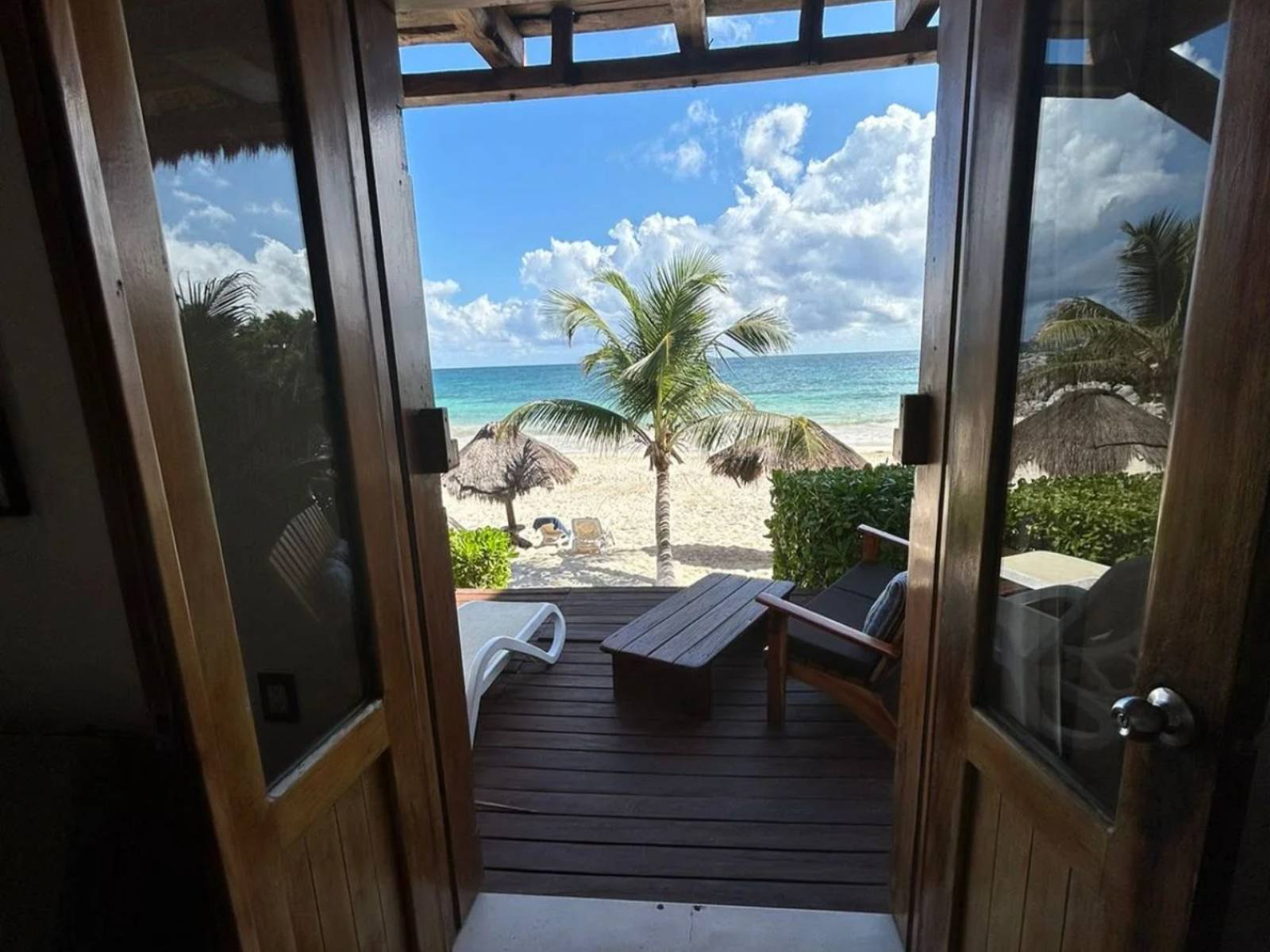 Rondreis Mexico, Tulum, Piedra Escondida, kamer openslaande deuren