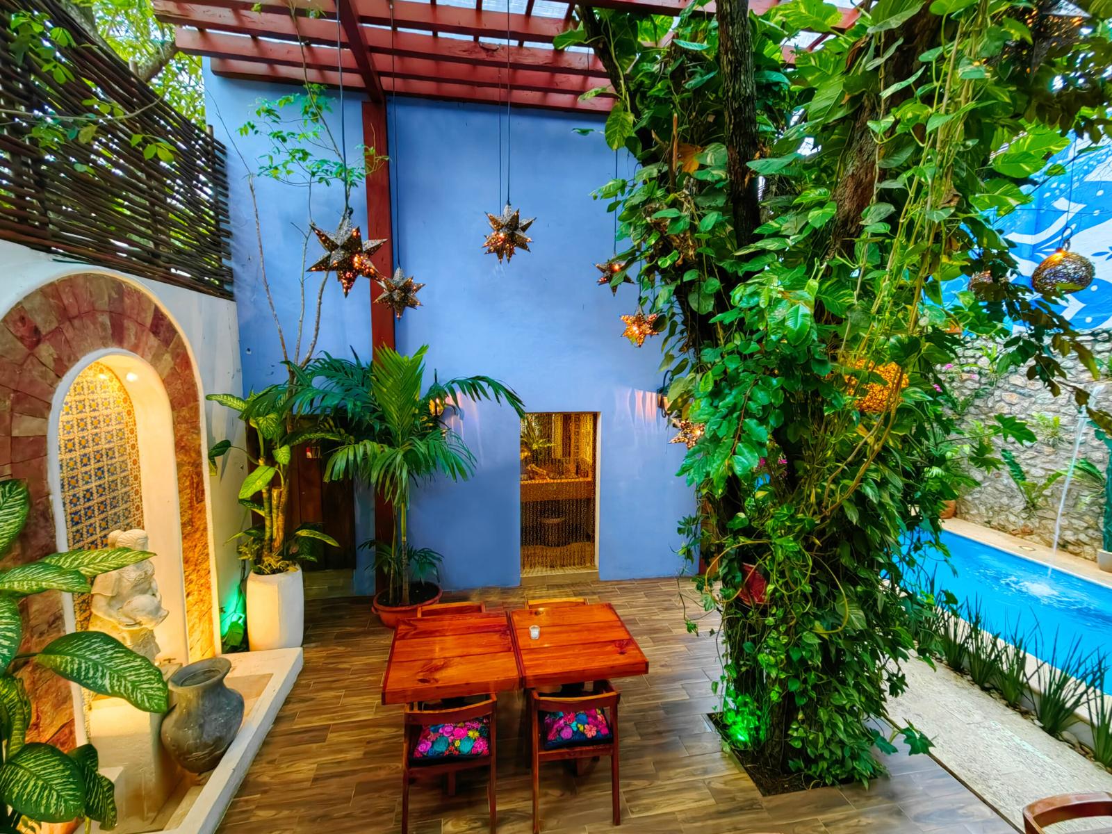 Rondreis Mexico, Valladolid, Le Muuch, restaurant eettafel