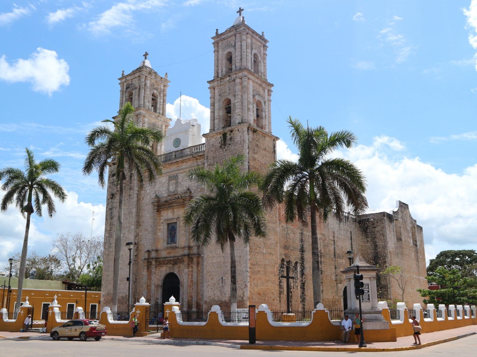 Rondreis Mexico, Valladolid, kerk Iglesia de San Servacio