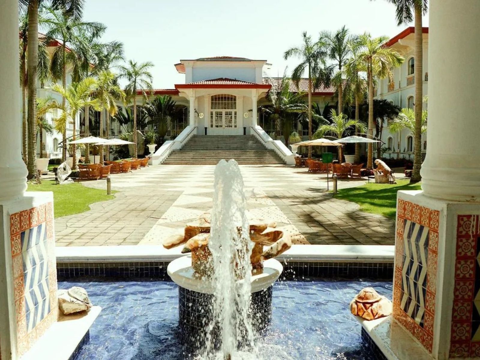 Rondreis Mexico, Villahermosa, Quinta Eden, binnenplaats met fontein