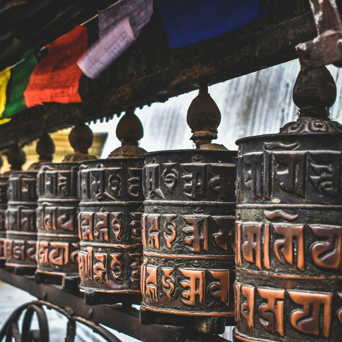 Rondreis Nepal, Kathmandu, Gebedsrollen bij tempel