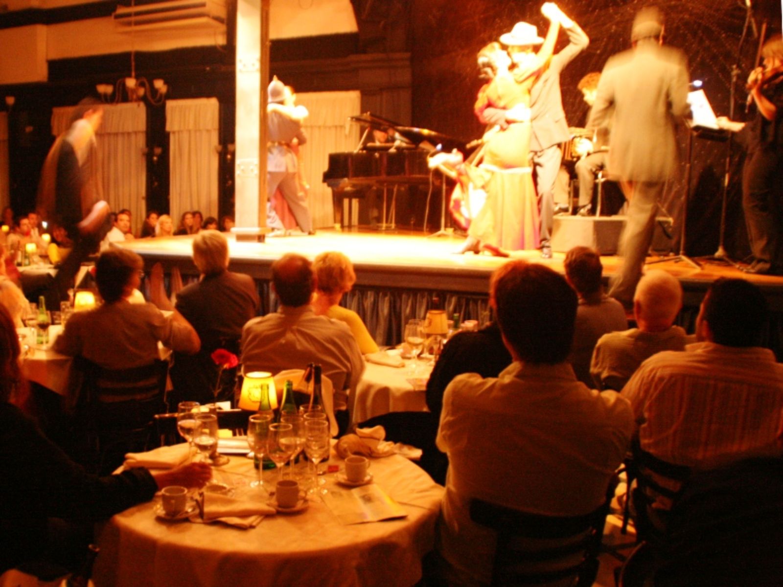 Rondreis Argentinië, Buenos Aires, excursie tango show, diner en podium