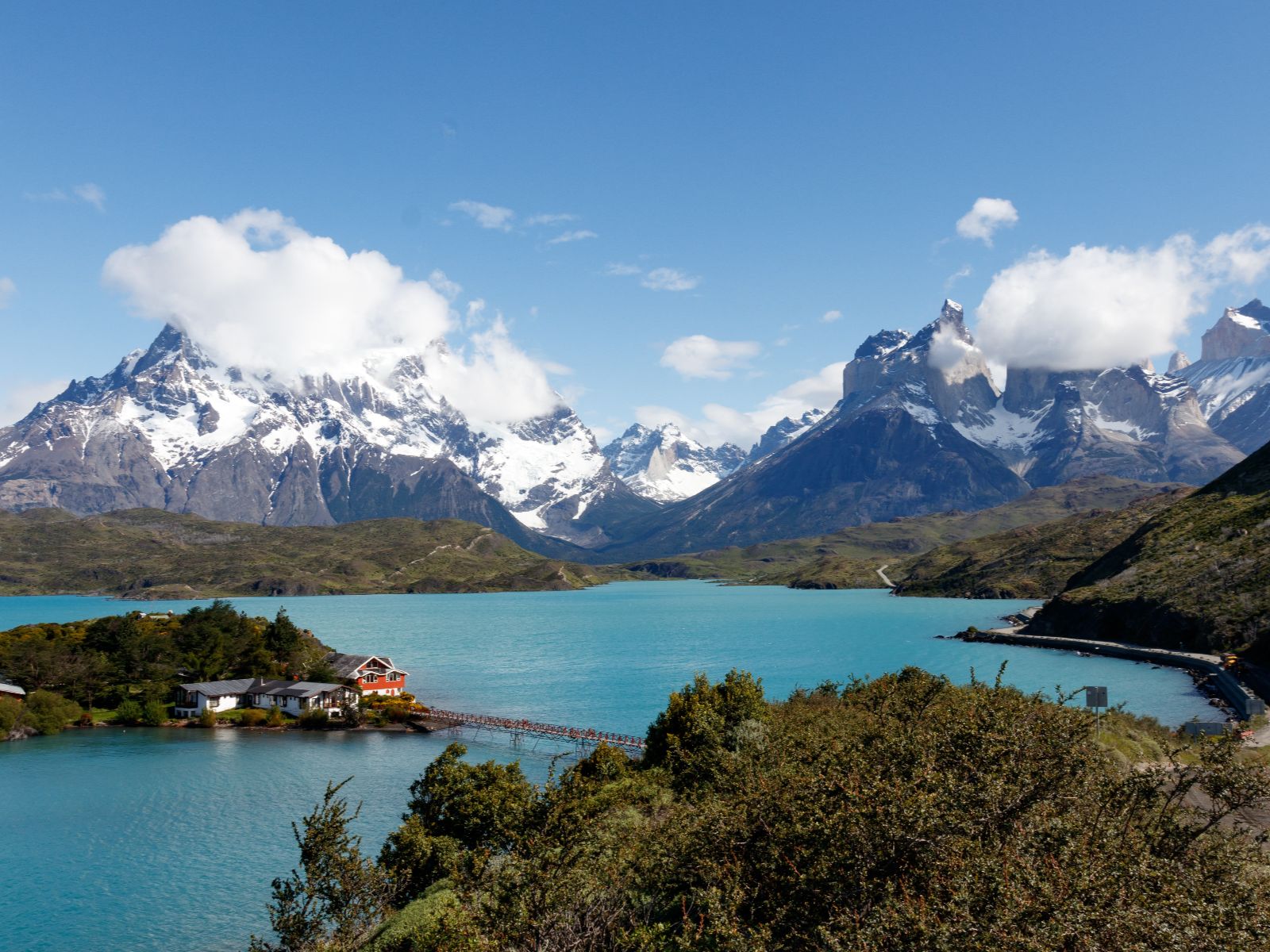 Rondreis Argentinië, El Calafate, excursie 4x4 Torres del Paine, meer met bergtoppen