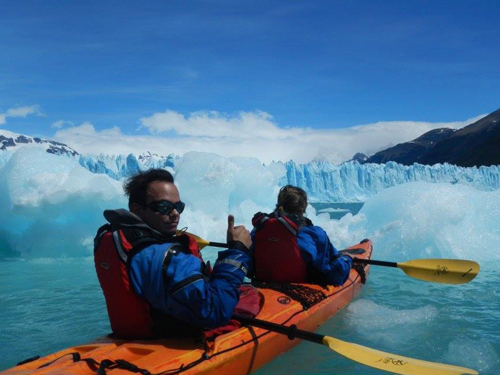 Rondreis Argentinië, El Calafate, excursie kajakken langs Perito Moreno gletsjer, kajak