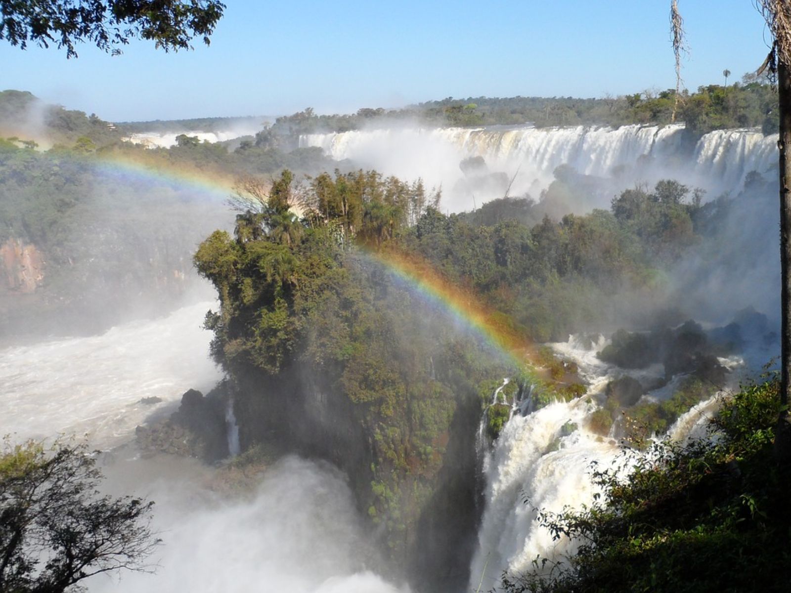 Rondreis Argentinië, Iguazu, excursie Argentijnse zijde van de watervallen, Puerto Iguazu regenboog