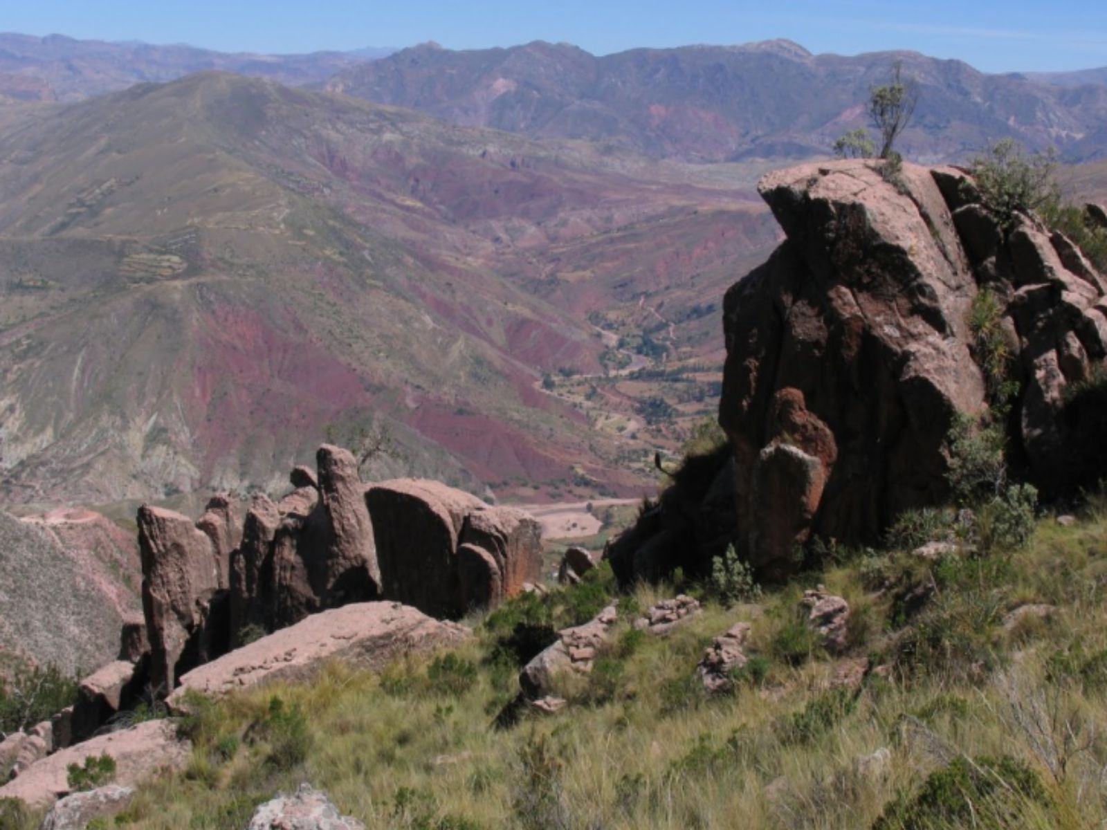 Rondreis Bolivia, Sucre, excursie hike Cordillera de los Frailes, uitzicht op bergen
