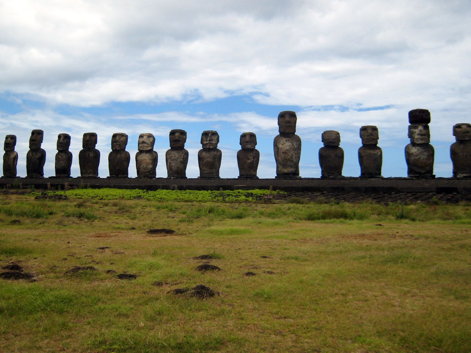 Rondreis Chili, Paaseiland, excursie van Rano Raraku tot Anakena Beach, Ahu Tongariki