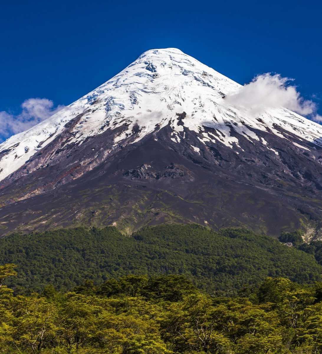 Rondreis Chili, Puerto Varas, excursie hiken bij de Osorno vulkaan en Petrohue watervallen, Vulkaan Osorno