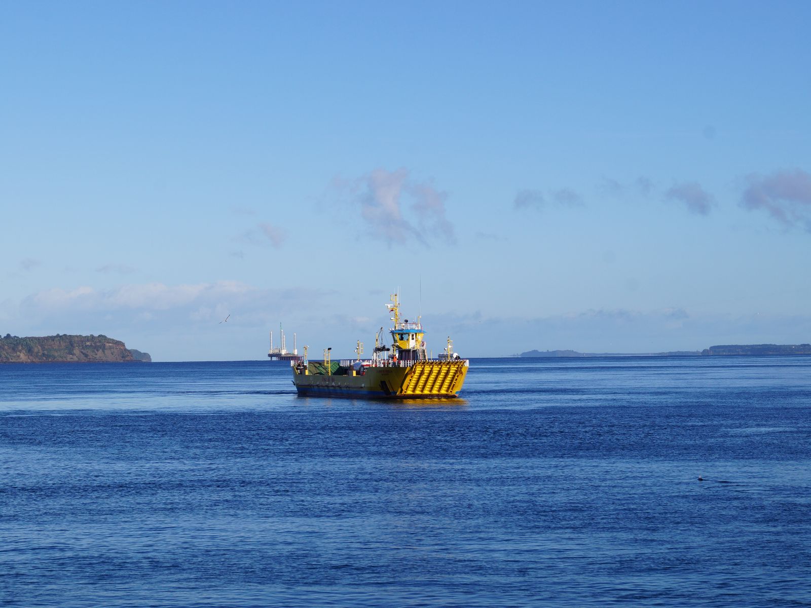 Rondreis Chili, Puerto Varas, excursie magische eiland Chiloé, boot op het water