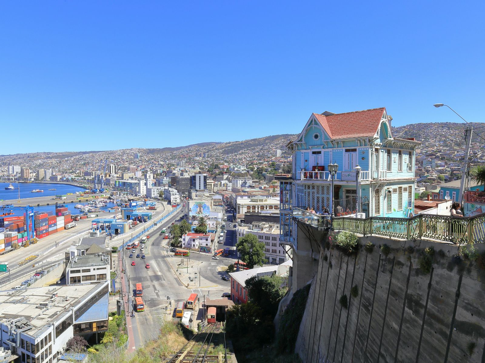 Rondreis Chili, Santiago de Chile, excursie dagtour naar kleurrijke havenstad Valparaíso, kabelbaan