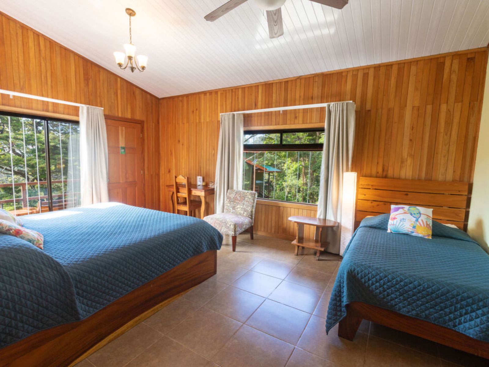 Rondreis Costa Rica, Santa Elena, Cala Lodge, twin room kameroverzicht