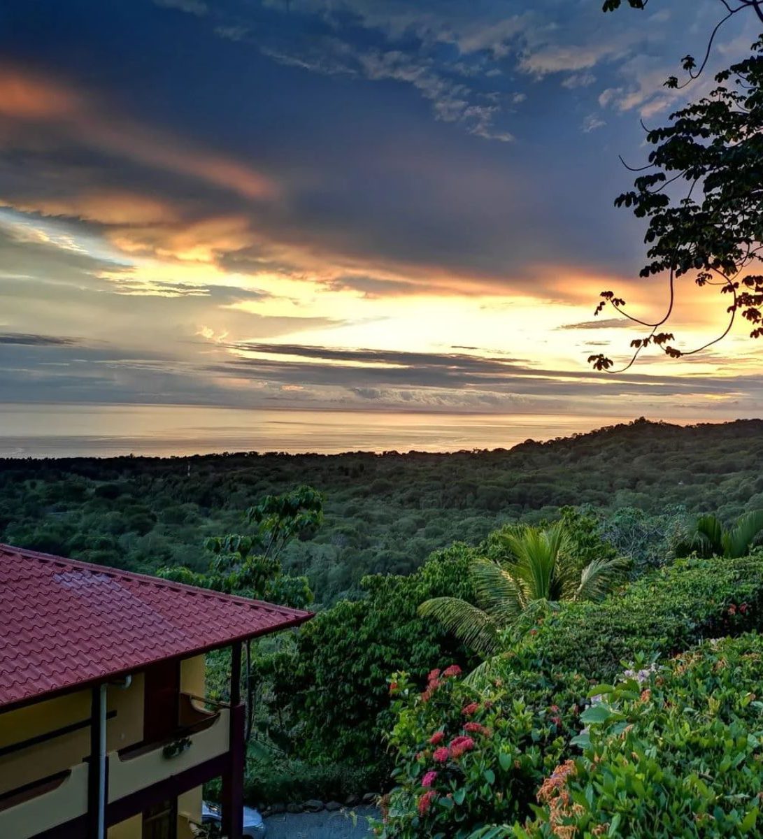 Rondreis Costa Rica, Uvita, Vista Ballena Hotel, uitzicht van buiten