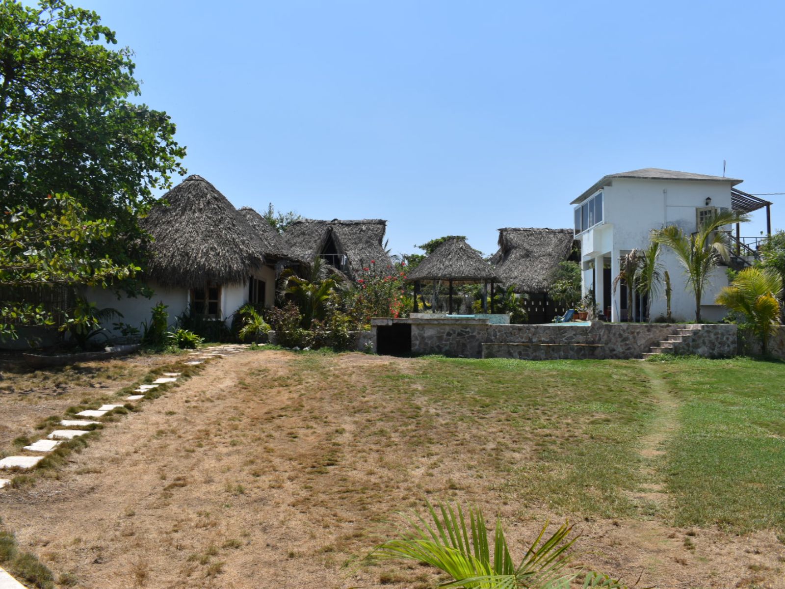 Rondreis Guatemala, El Paredon, Pacifico, hotel aanzicht