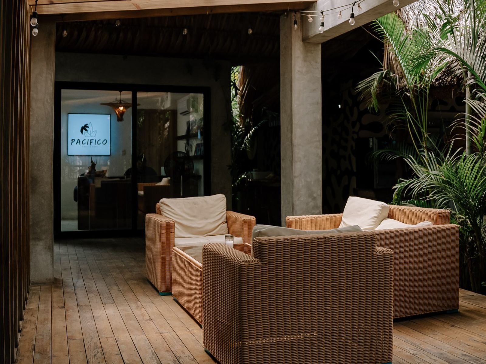 Rondreis Guatemala, El Paredon, Pacifico, lobby en zitgedeelte