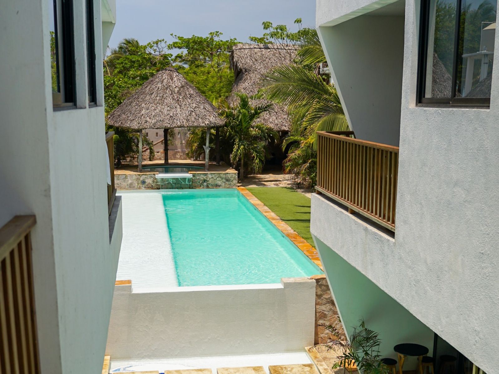 Rondreis Guatemala, El Paredon, Pacifico, zwembad