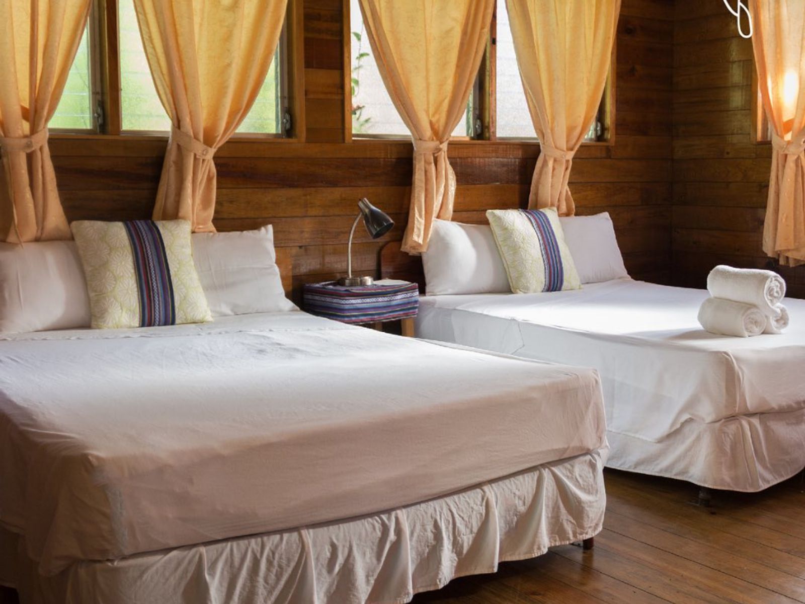 Rondreis Guatemala, Rio Dulce, Hotel Catamaran, tweepersoonskamer