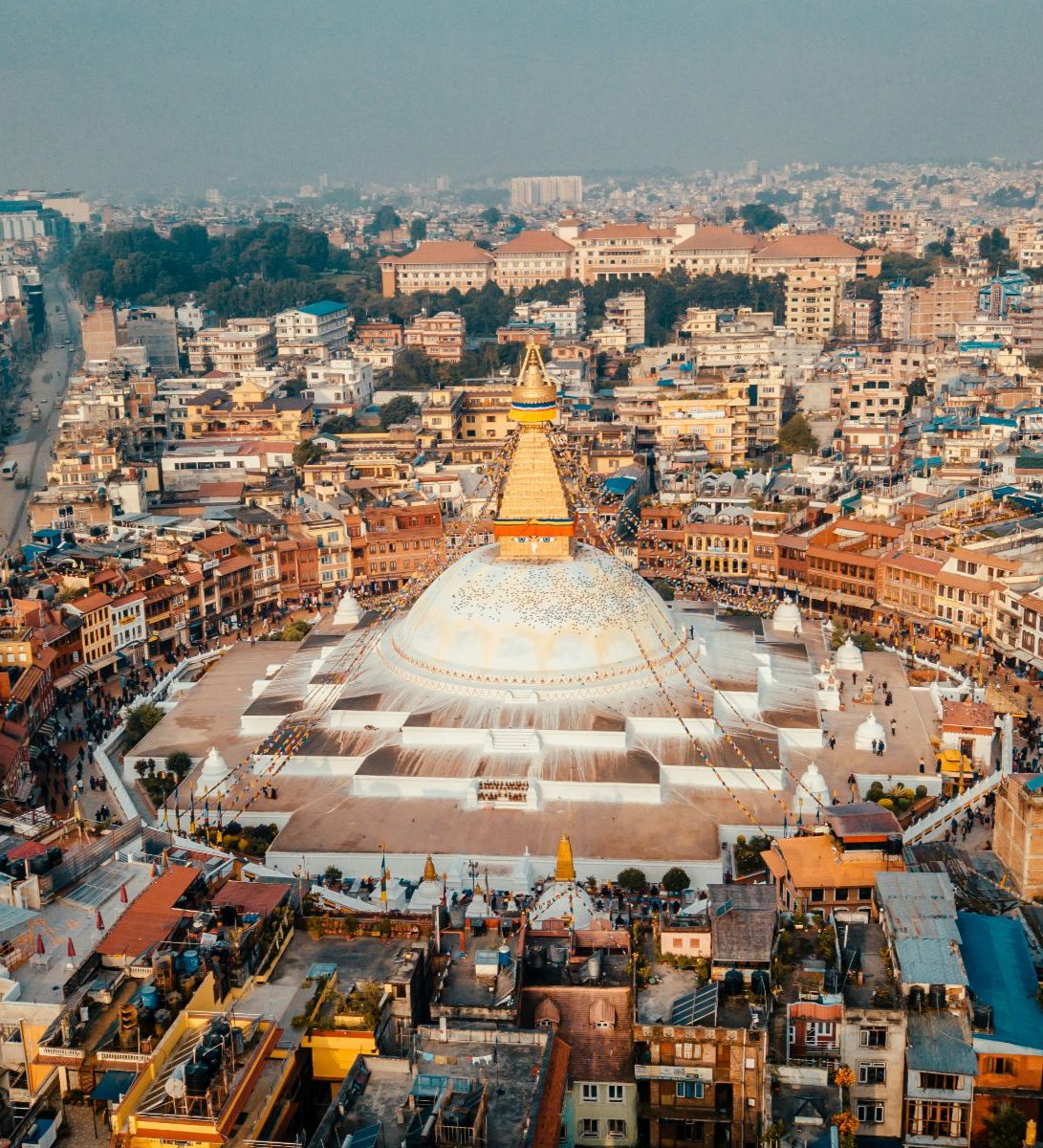 Rondreis Nepal, Kathmandu, Boudhanath Stupa bovenaanzicht in Kathmandu