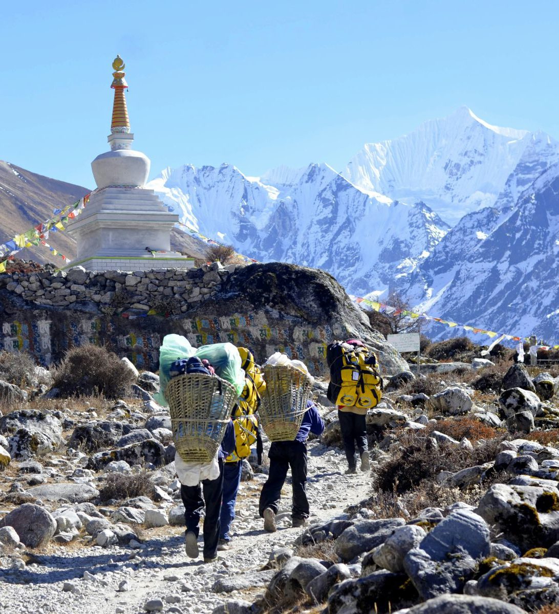 Rondreis Nepal, Langtang Regio, mensen beginnen aan de Langtang Trekking