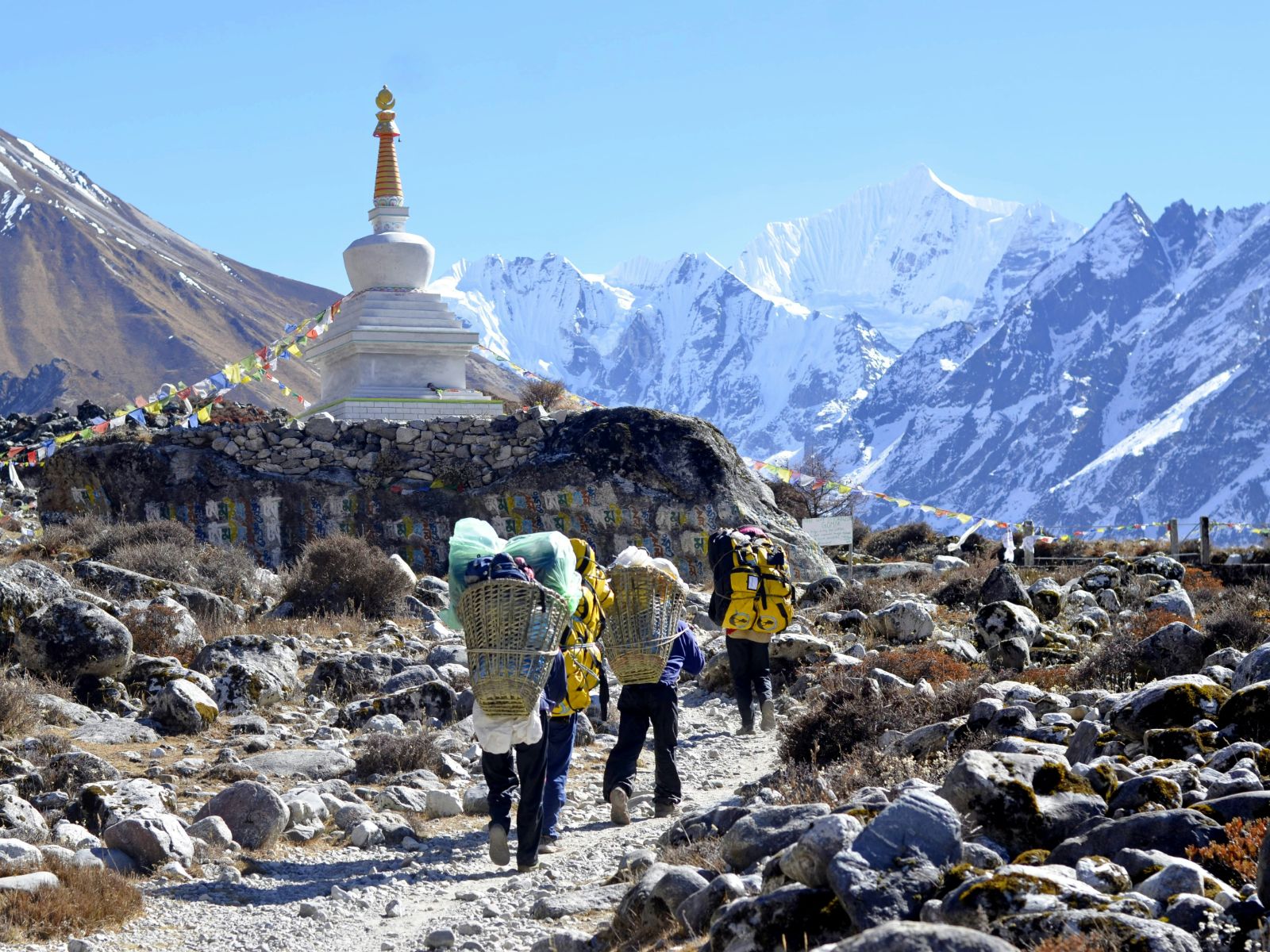 Rondreis Nepal, Langtang Regio, mensen beginnen aan de Langtang Trekking
