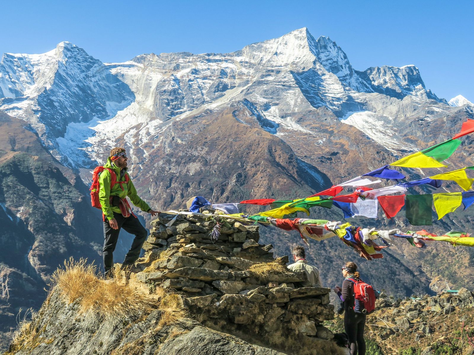 Rondreis Nepal, Mount Everest, Mount Everest, klimmers en gebedsvlaggetjes