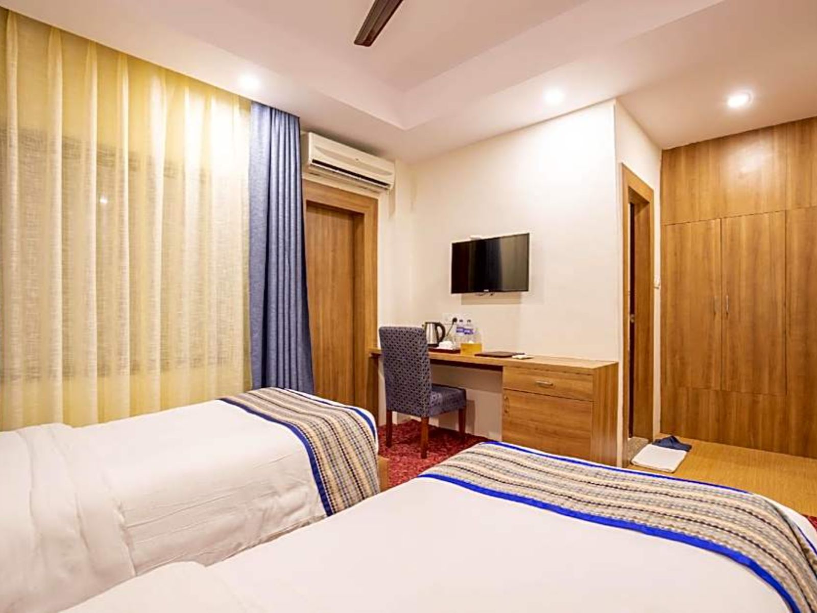 Rondreis Nepal, Nepalgunj, Hotel Siddharta, kamer eenpersoonsbedden