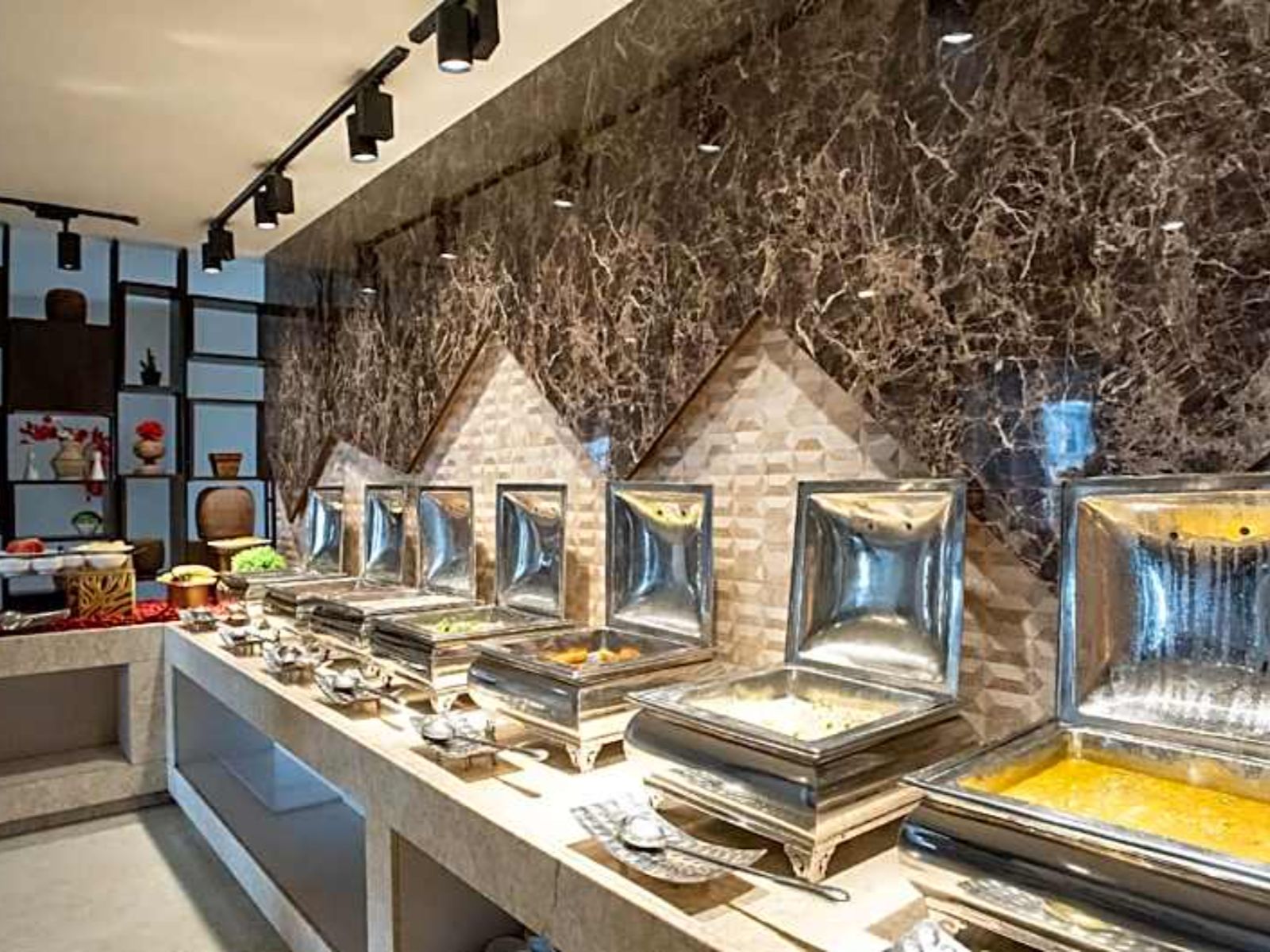 Rondreis Nepal, Nepalgunj, Hotel Siddharta, restaurant buffet
