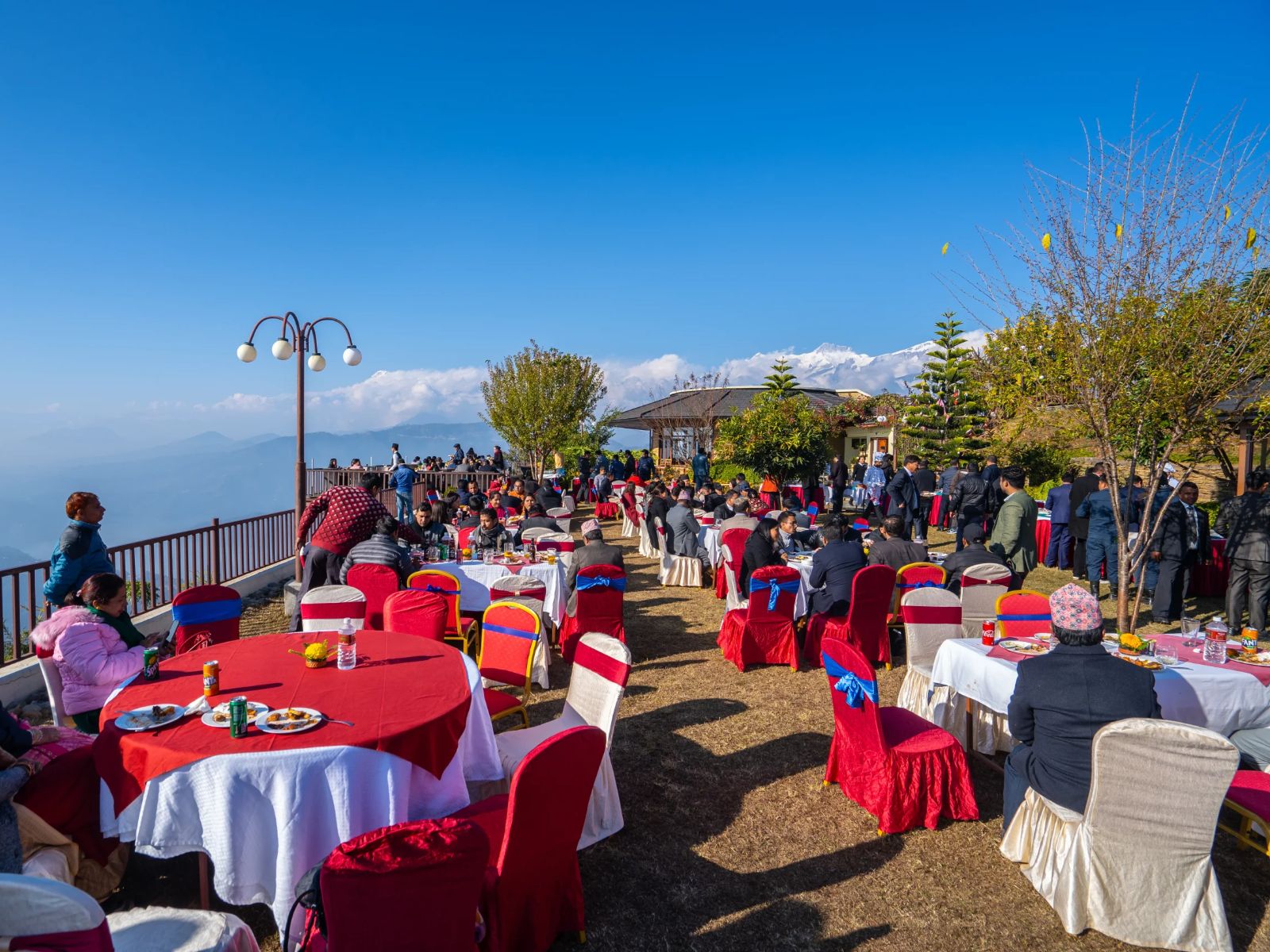 Rondreis Nepal, Rupakot, Rupakot Resort, buitenterras met uitzicht
