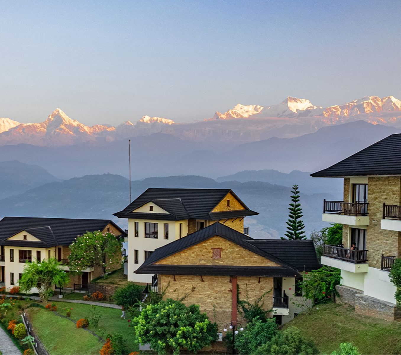 Rondreis Nepal, Rupakot, Rupakot Resort, buitenzijde kamers