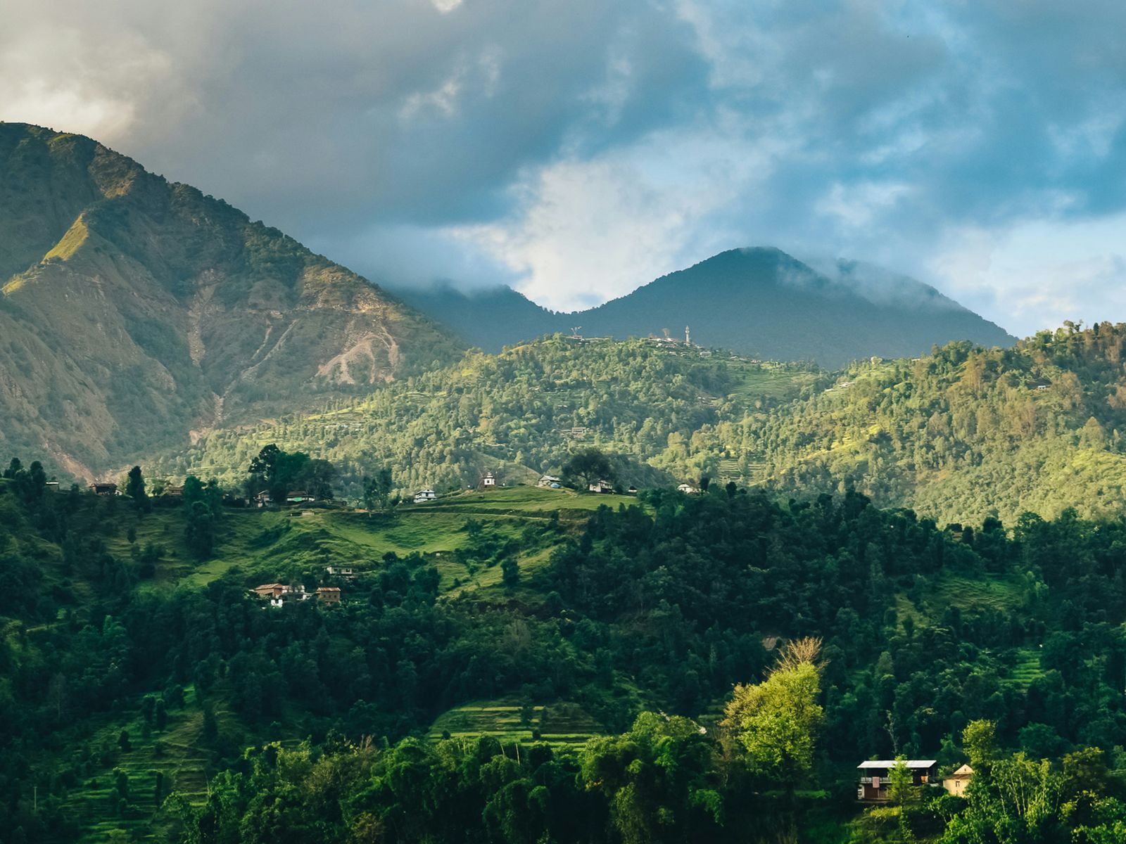 Rondreis Nepal, Tansen, Palpa, groene heuvels