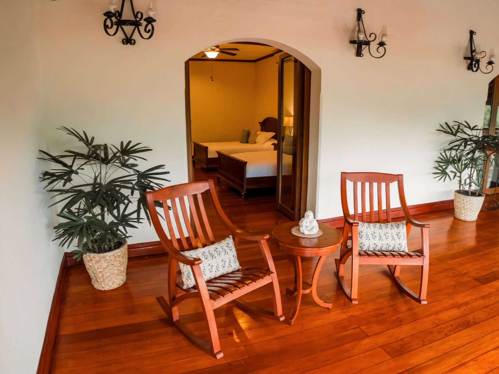 Rondreis Nicaragua, Granada, Hotel Plaza Colón, Double Room balkon met zitgedeelte
