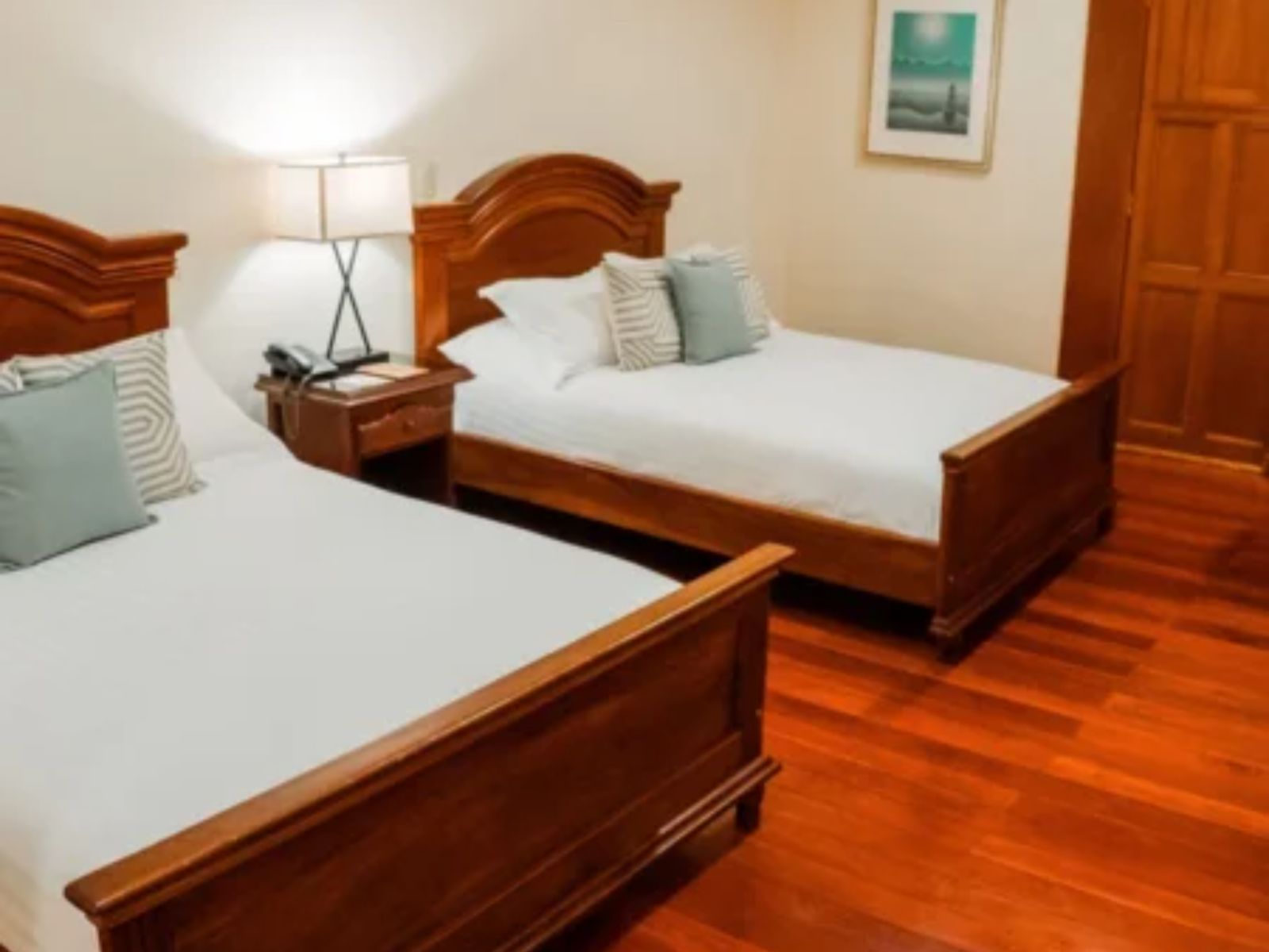 Rondreis Nicaragua, Granada, Hotel Plaza Colón, Double Room met twin beds