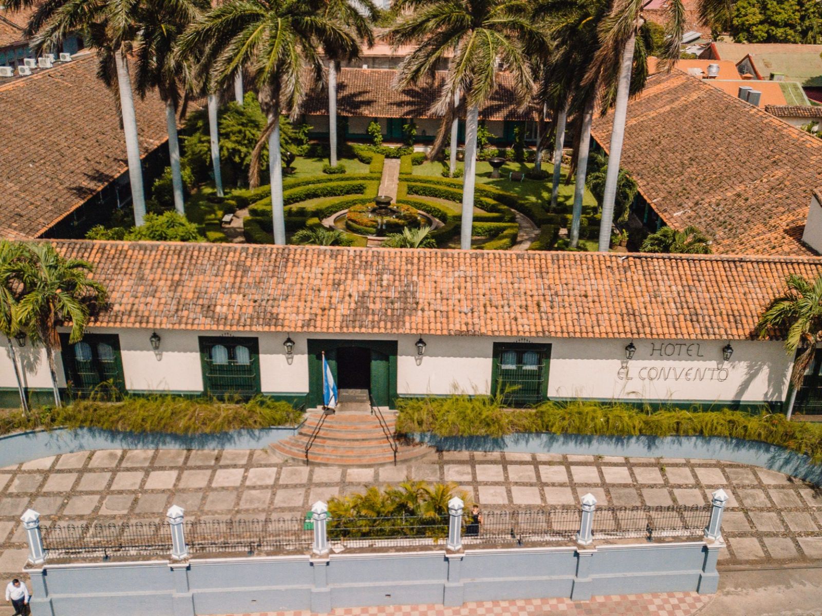 Rondreis Nicaragua, León, El Convento, hotel bovenaanzicht