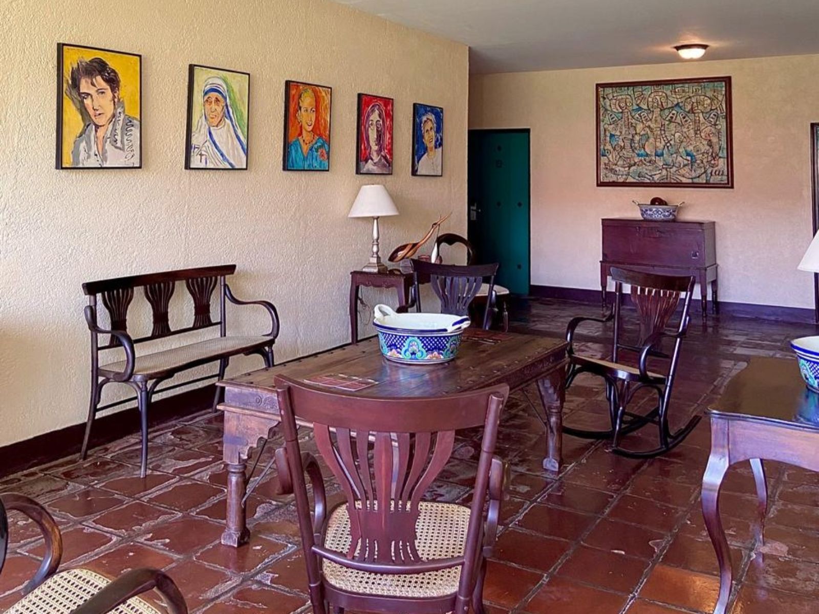 Rondreis Nicaragua, León, El Convento, zitgedeelte binnen