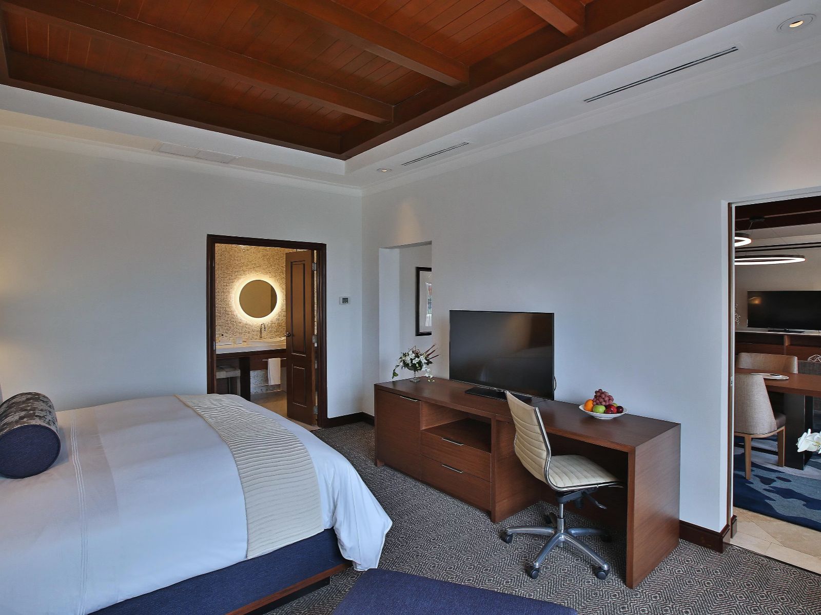 Rondreis Nicaragua, Managua, Real Intercontinental Metrocentro, standard suite double bed
