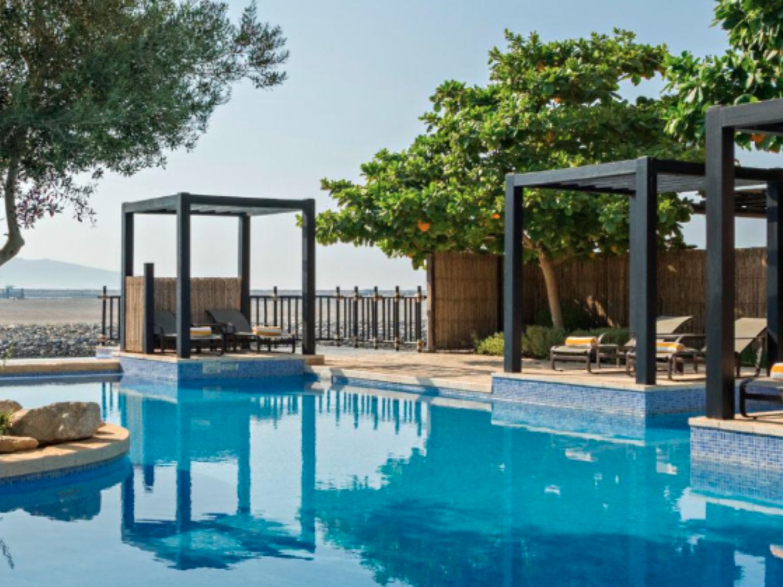 Rondreis Oman, Khasab, Atana Musandam Resort, zwembad