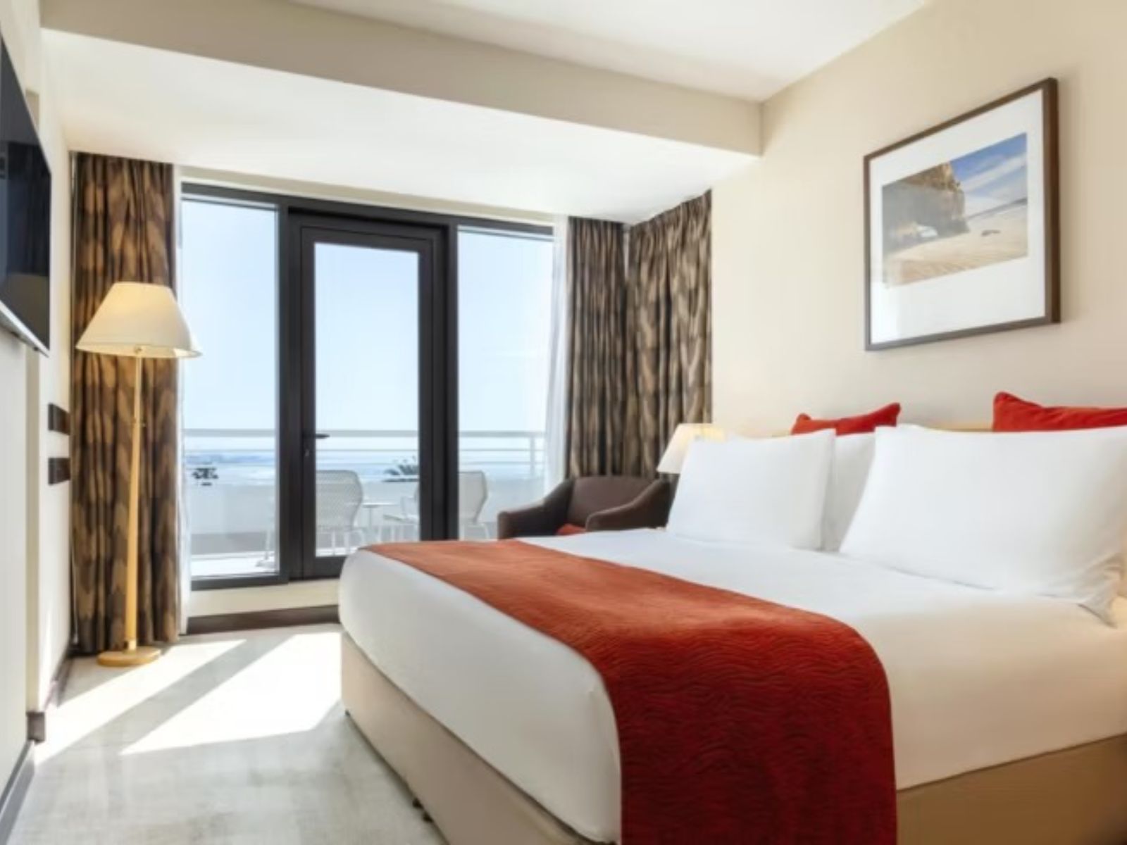 Rondreis Oman, Muscat, Crowne Plaza, kamer met double bed