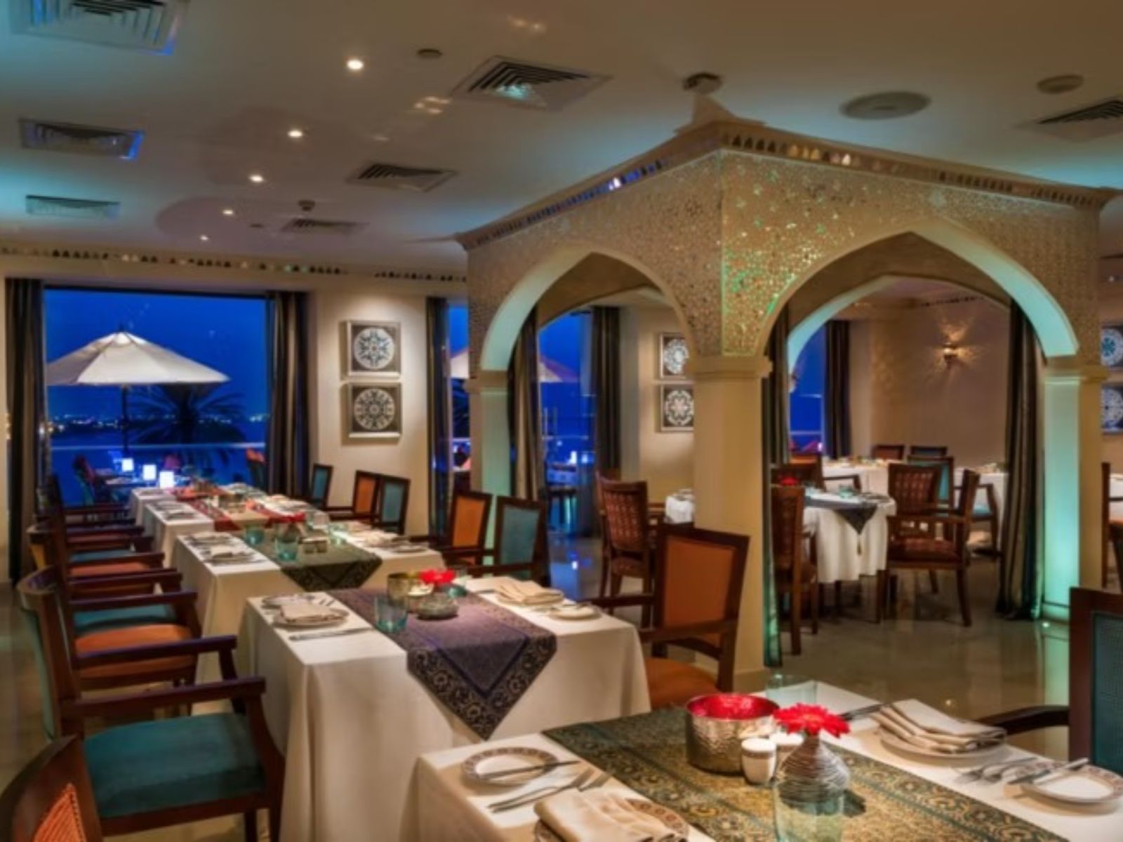 Rondreis Oman, Muscat, Crowne Plaza, restaurant