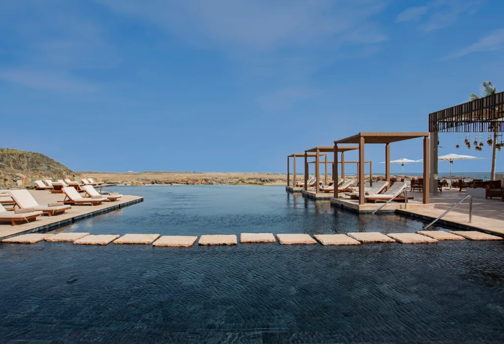 Rondreis Oman, Salalah, Alila Hinu Bay Beach Resort, zwembad
