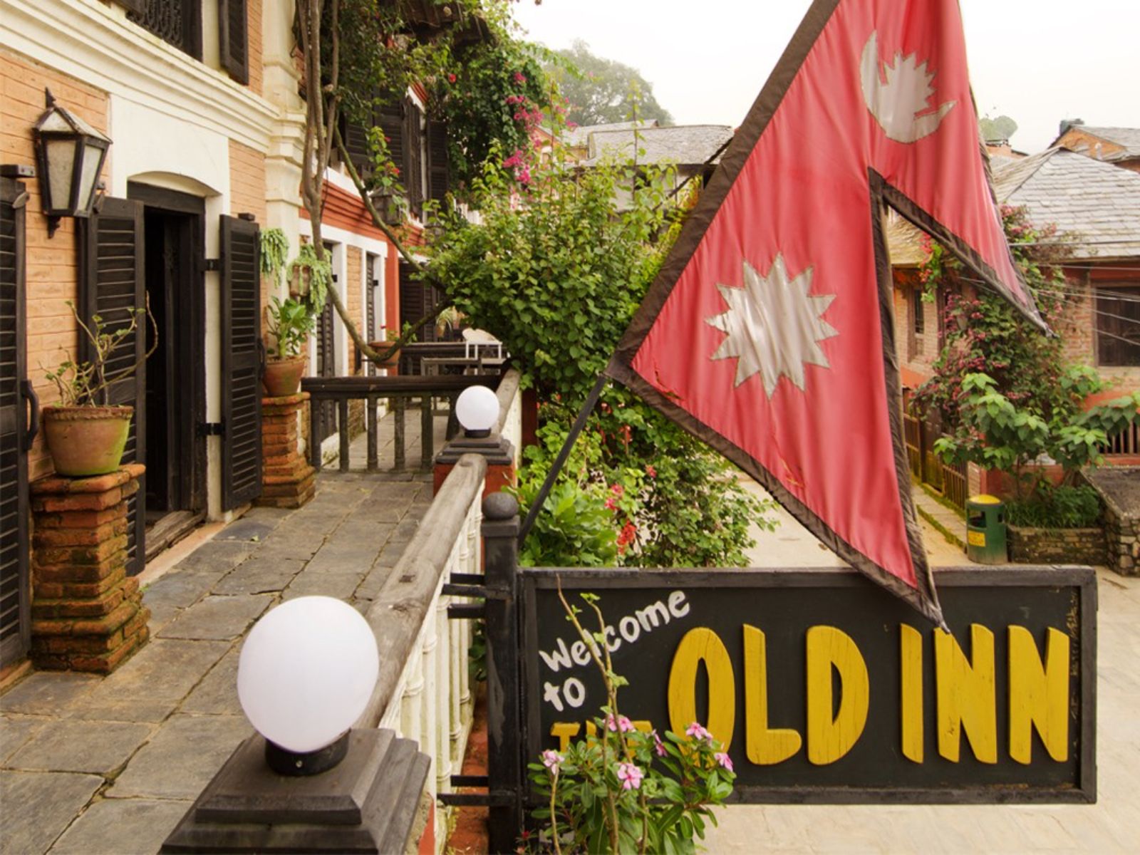 rondreis nepal, bandipur, old inn, buitenaanzicht