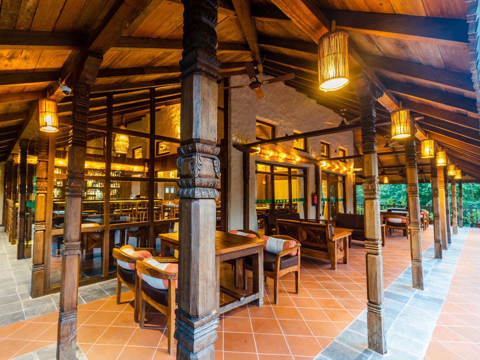 rondreis nepal, chitwan nationaal park, banbas resort, restaurant